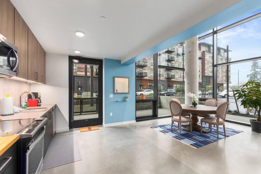 Airy And Open Corner Loft - 92 Walkscore Redmond ภายนอก รูปภาพ