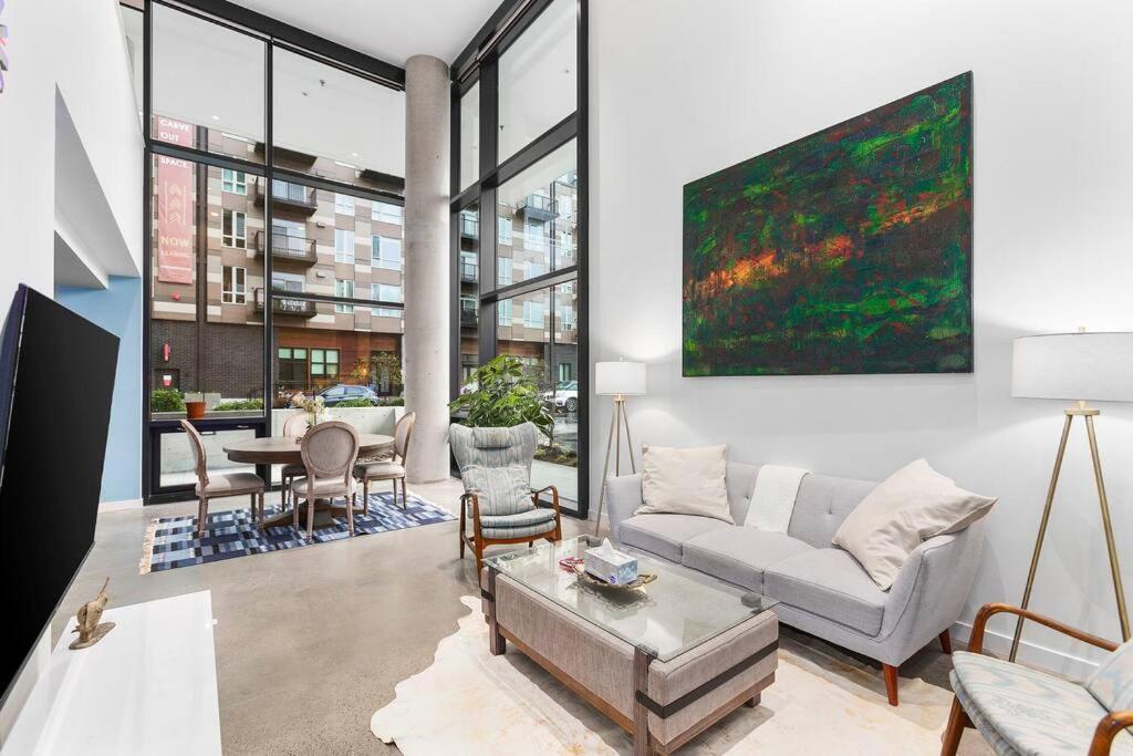 Airy And Open Corner Loft - 92 Walkscore Redmond ภายนอก รูปภาพ