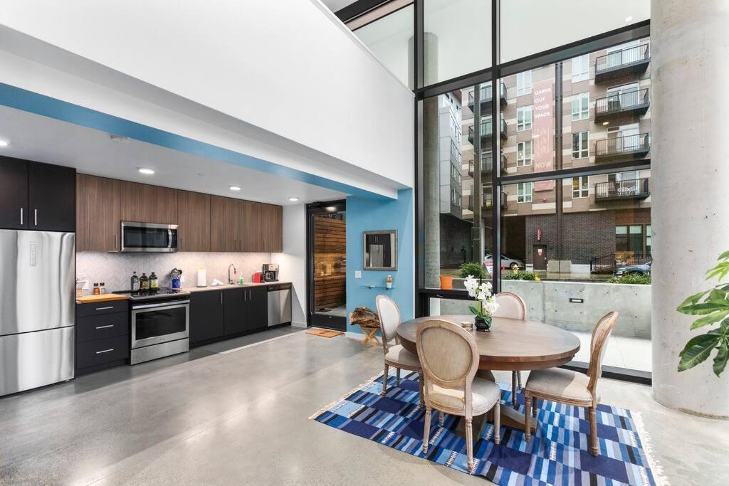Airy And Open Corner Loft - 92 Walkscore Redmond ภายนอก รูปภาพ